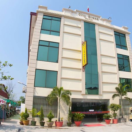 City Grand Hotel Mandalay Extérieur photo